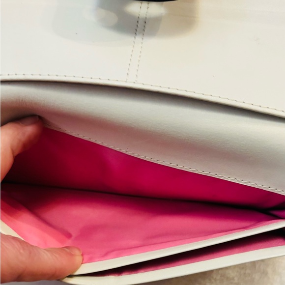 Coach Buttery Soft Leather Turn Lock Wallet EUC - Picture 13 of 15